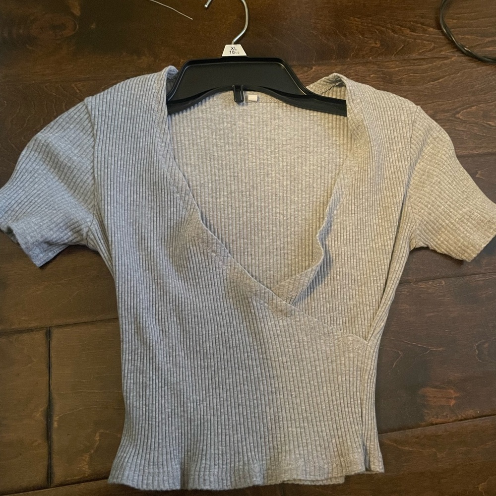 size medium crop top